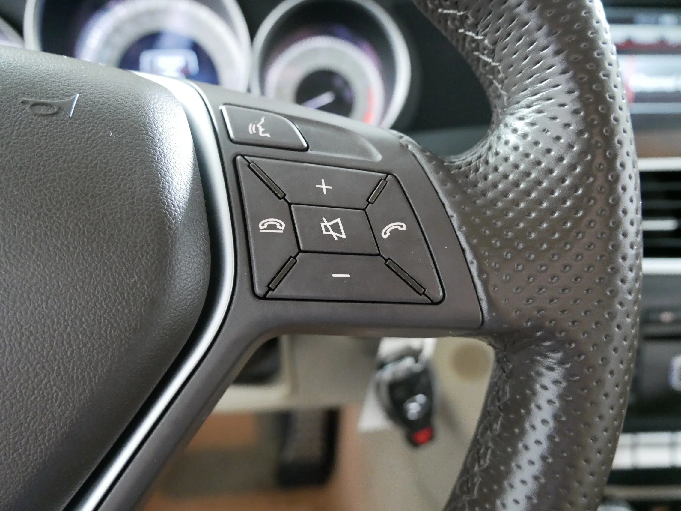 Used 2014 Diamond White Metallic Mercedes-Benz C 300 Sport image 28