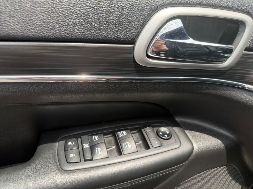 Used 2019 Black Jeep Limited image 11