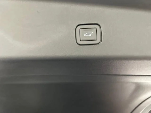 2027 Cadillac VISTIQ Luxury - Photo 32