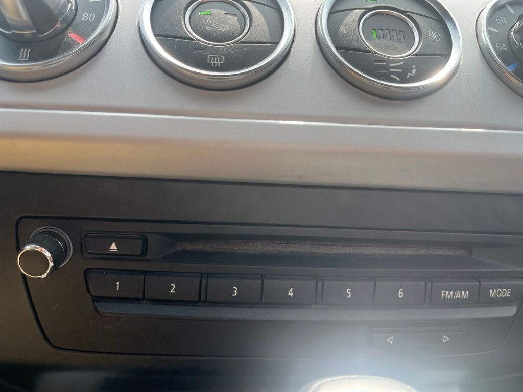 Used 2009 Black BMW sDrive30i image 18