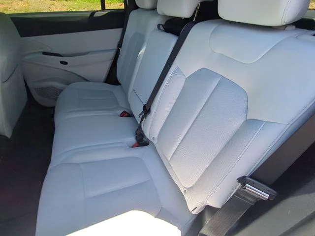 New 2026 Bright White Clear-Coat Exterior Paint Jeep Laredo image 28
