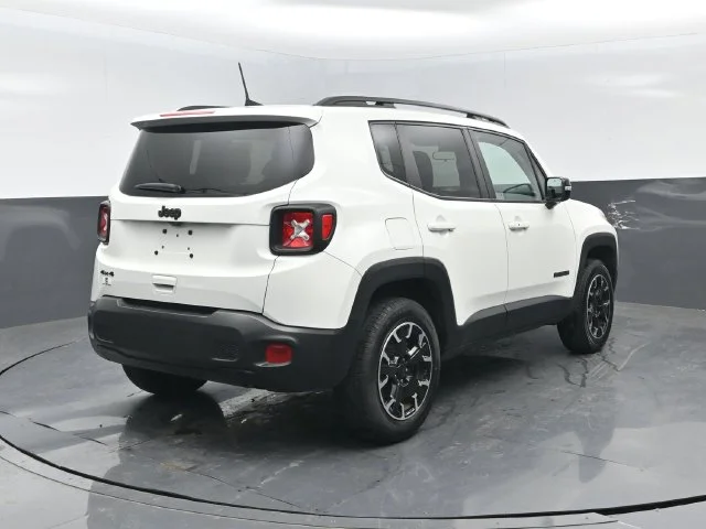 Certified Used 2023 Alpine White Clearcoat Jeep Latitude image 3