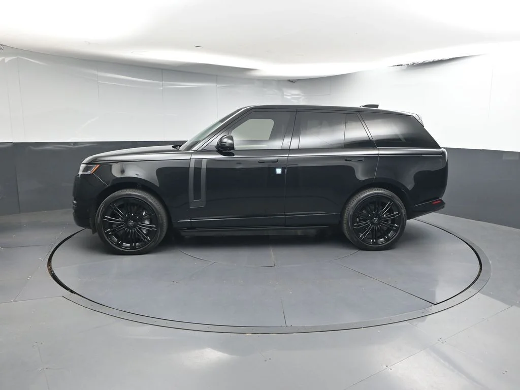 Certified Used 2024 Black Land Rover SE image 2