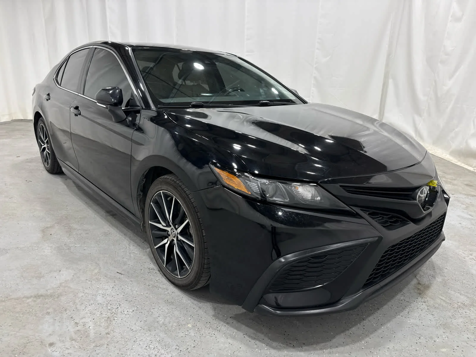 2023 Toyota Camry SE - Photo 7