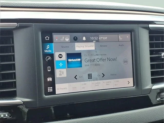 Used 2023  Chrysler LX image 5