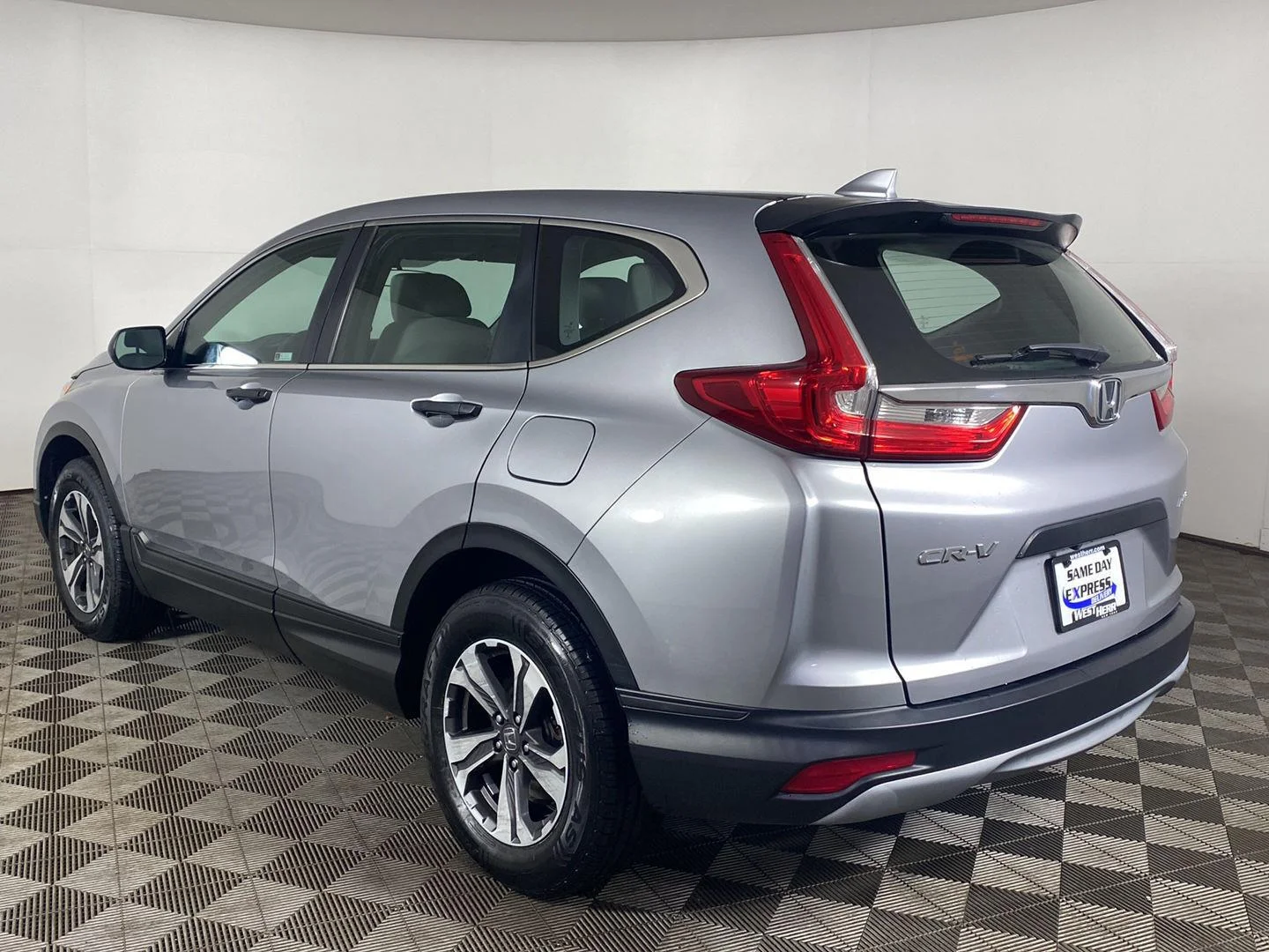 Used 2018 Lunar Silver Metallic Honda LX image 8