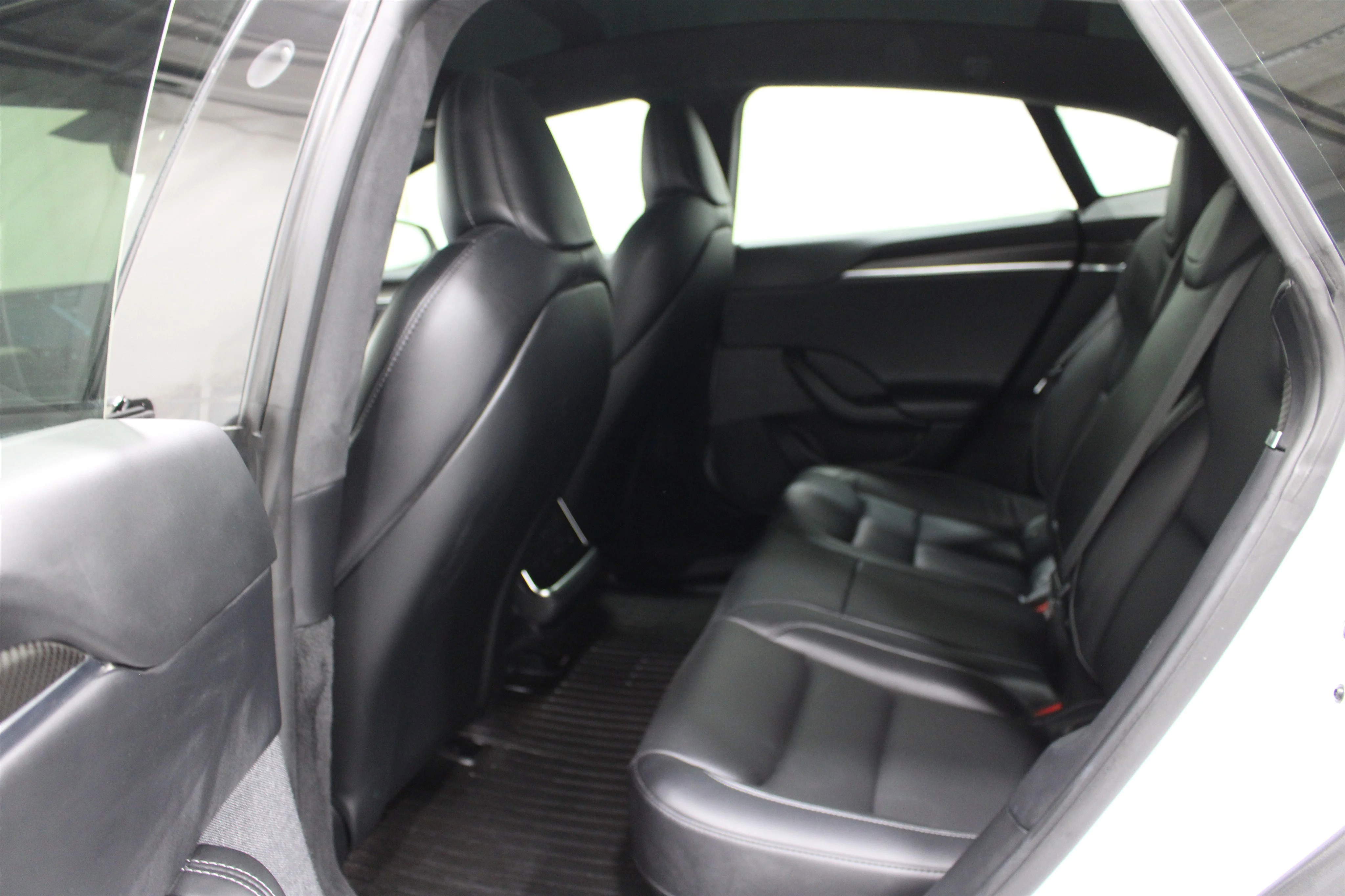 Used 2021 Pearl White Multi-Coat Tesla Plaid image 15