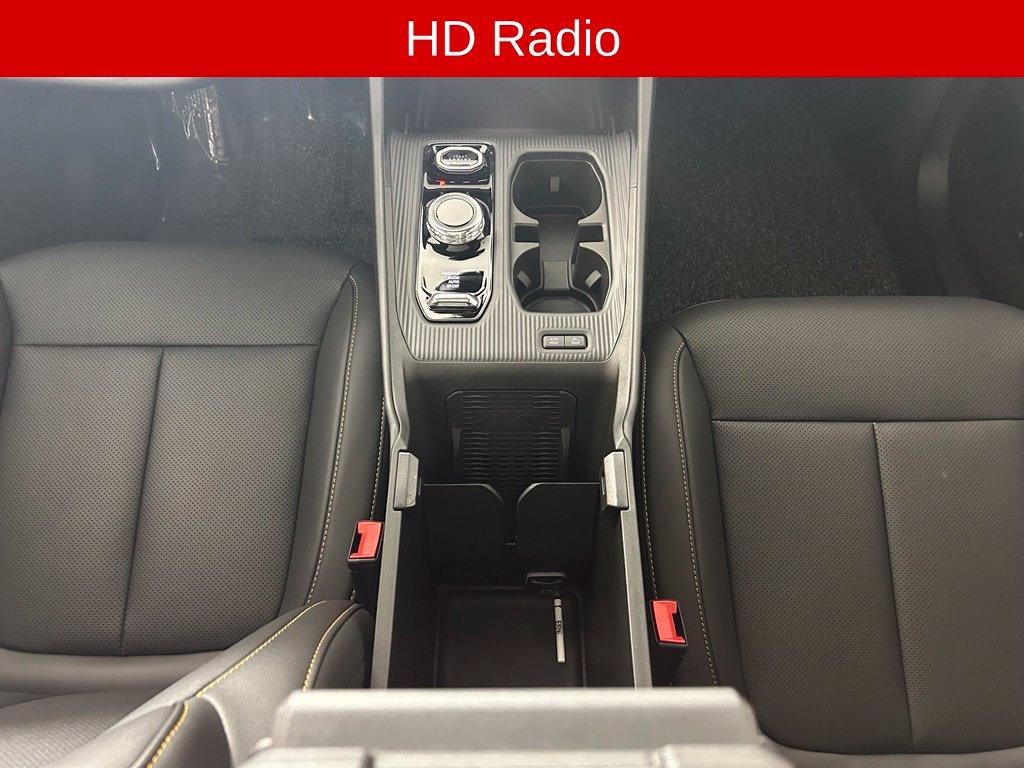 New 2026 Diamond Black Crystal Pearl-Coat Exterior Paint Jeep Laredo image 9