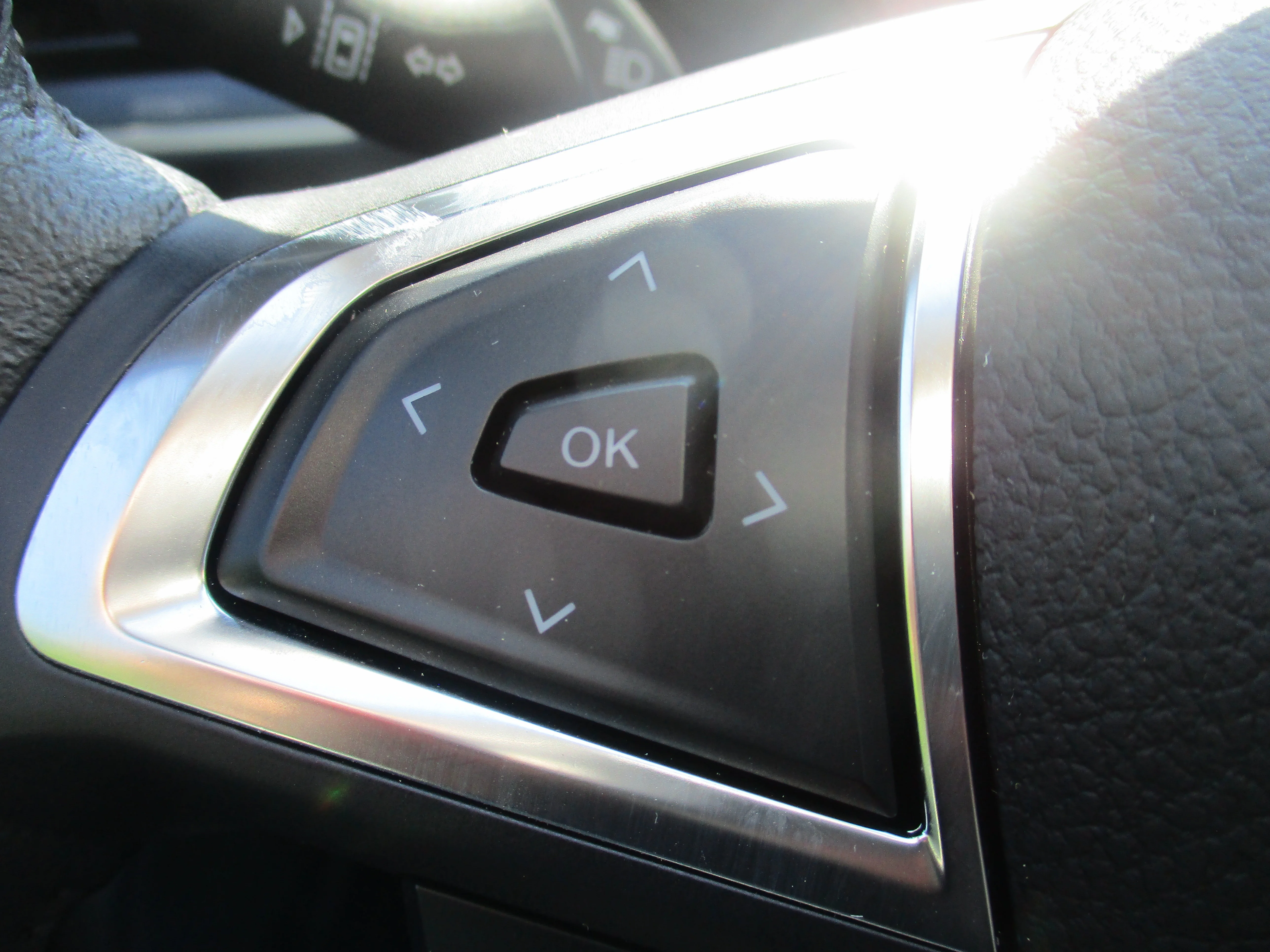 Used 2023 Star White Metallic Tri-Coat Ford SEL image 12