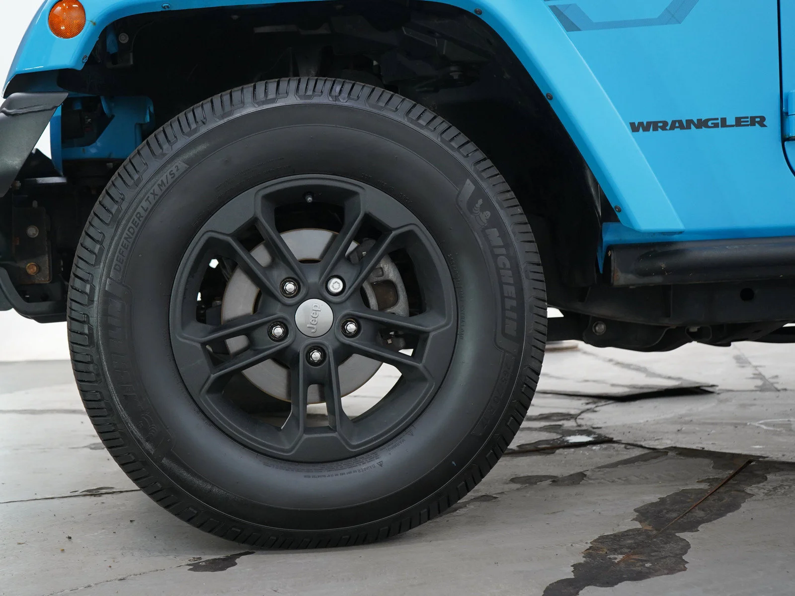 Used 2017 Chief Clearcoat Jeep Winter image 25