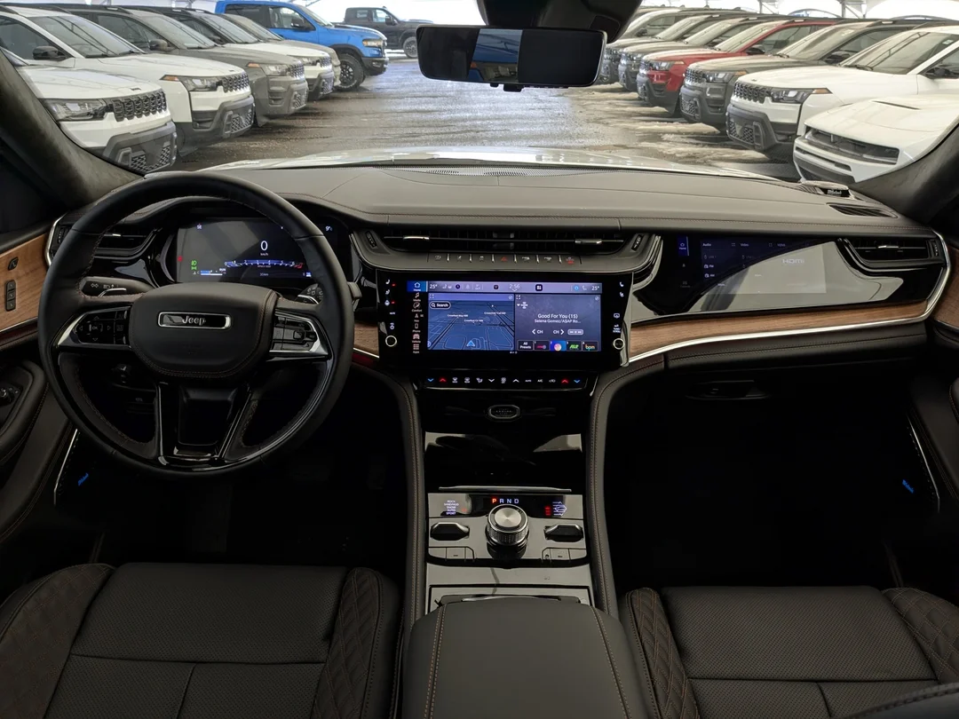 New 2026 White Jeep Summit - - 4x4 - Pano Sunroof - Palermo Lthr - Head-Up Display - Night Vision & More! image 33