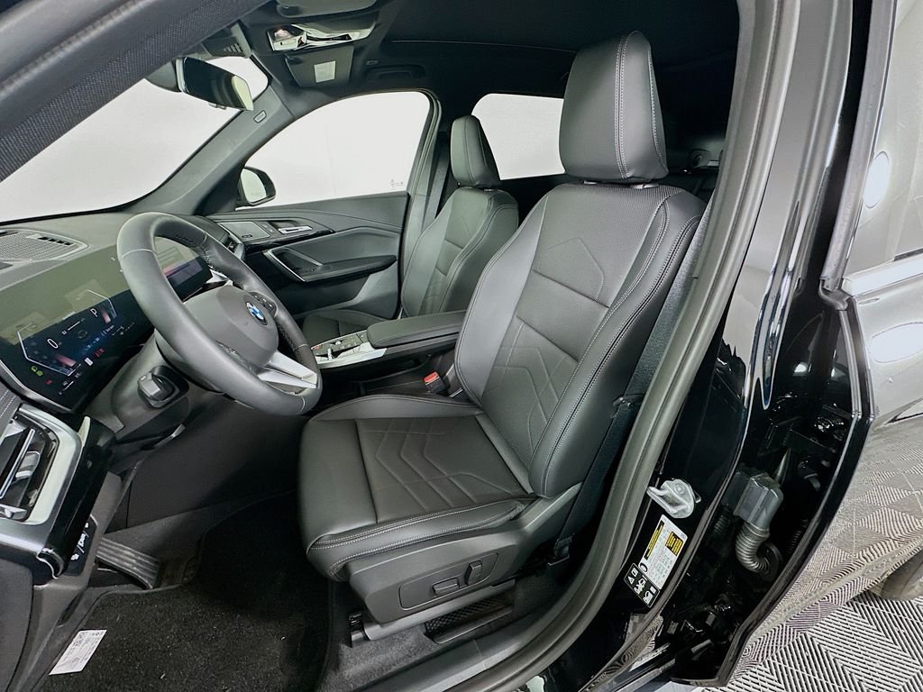 Used 2026 Jet Black BMW xDrive28i image 16