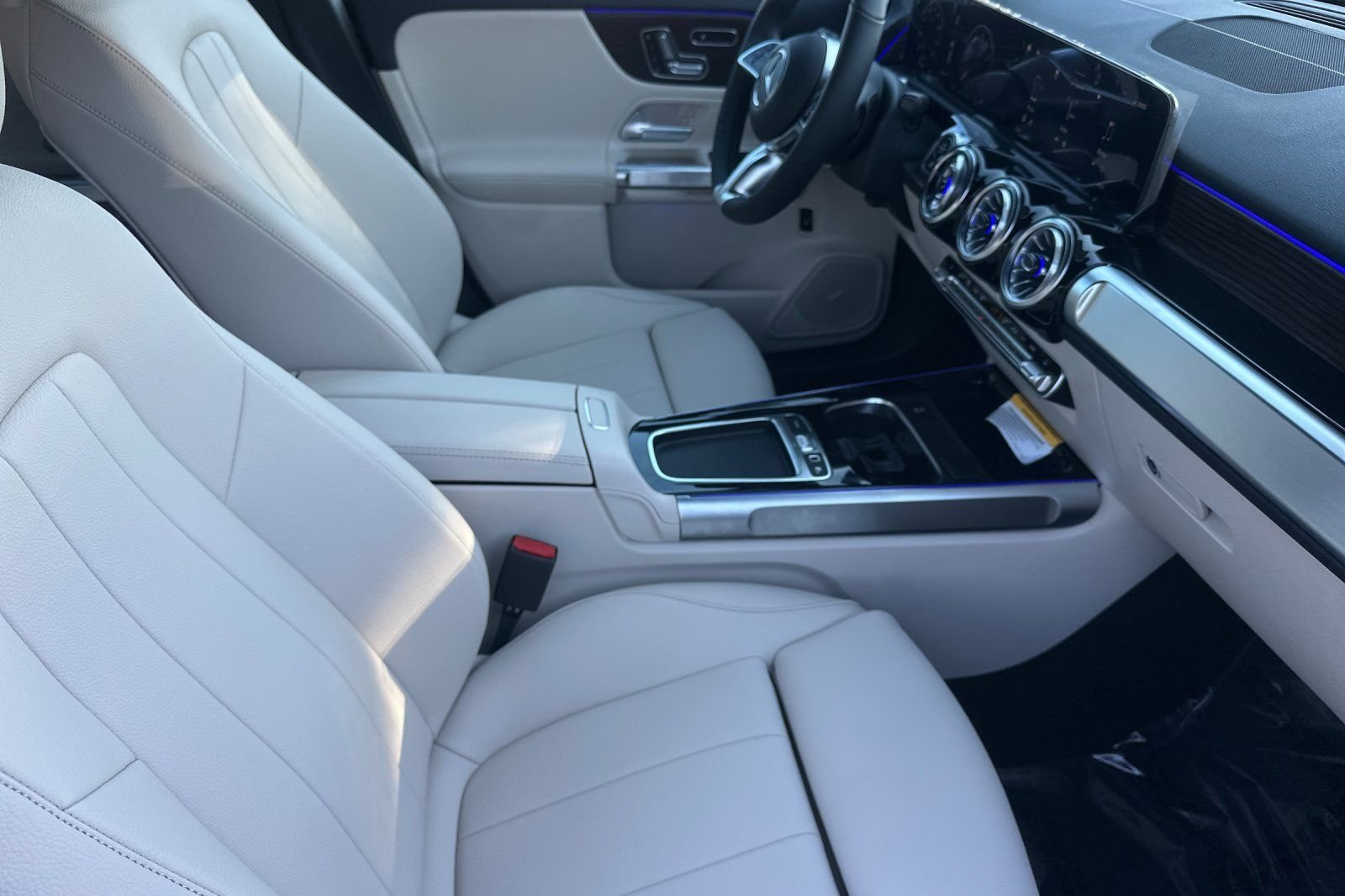 New 2026 Black Mercedes-Benz GLB 250 image 16
