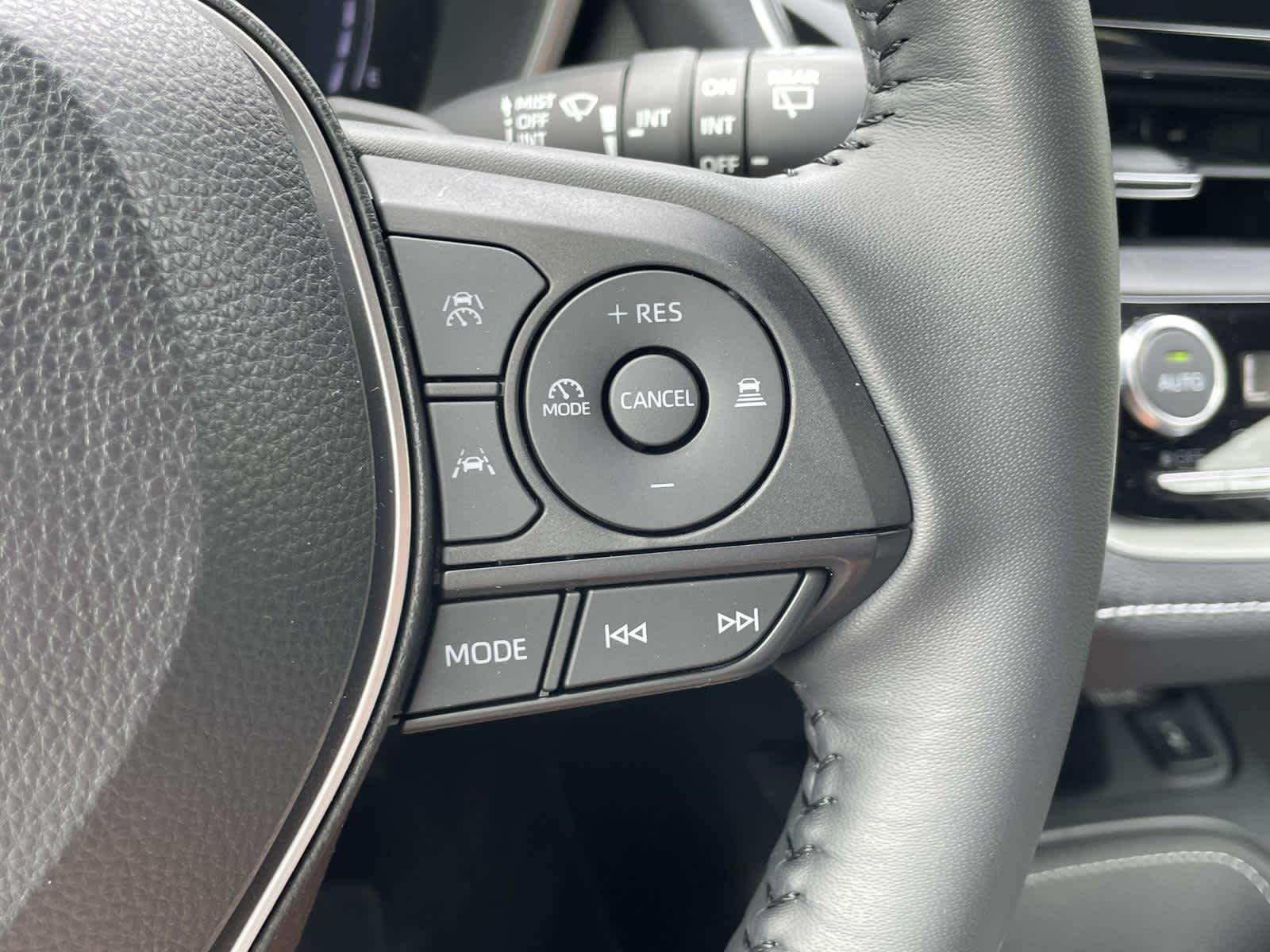 Used 2025 Classic Silver Metallic/Midnight Black Metallic Toyota XSE image 37