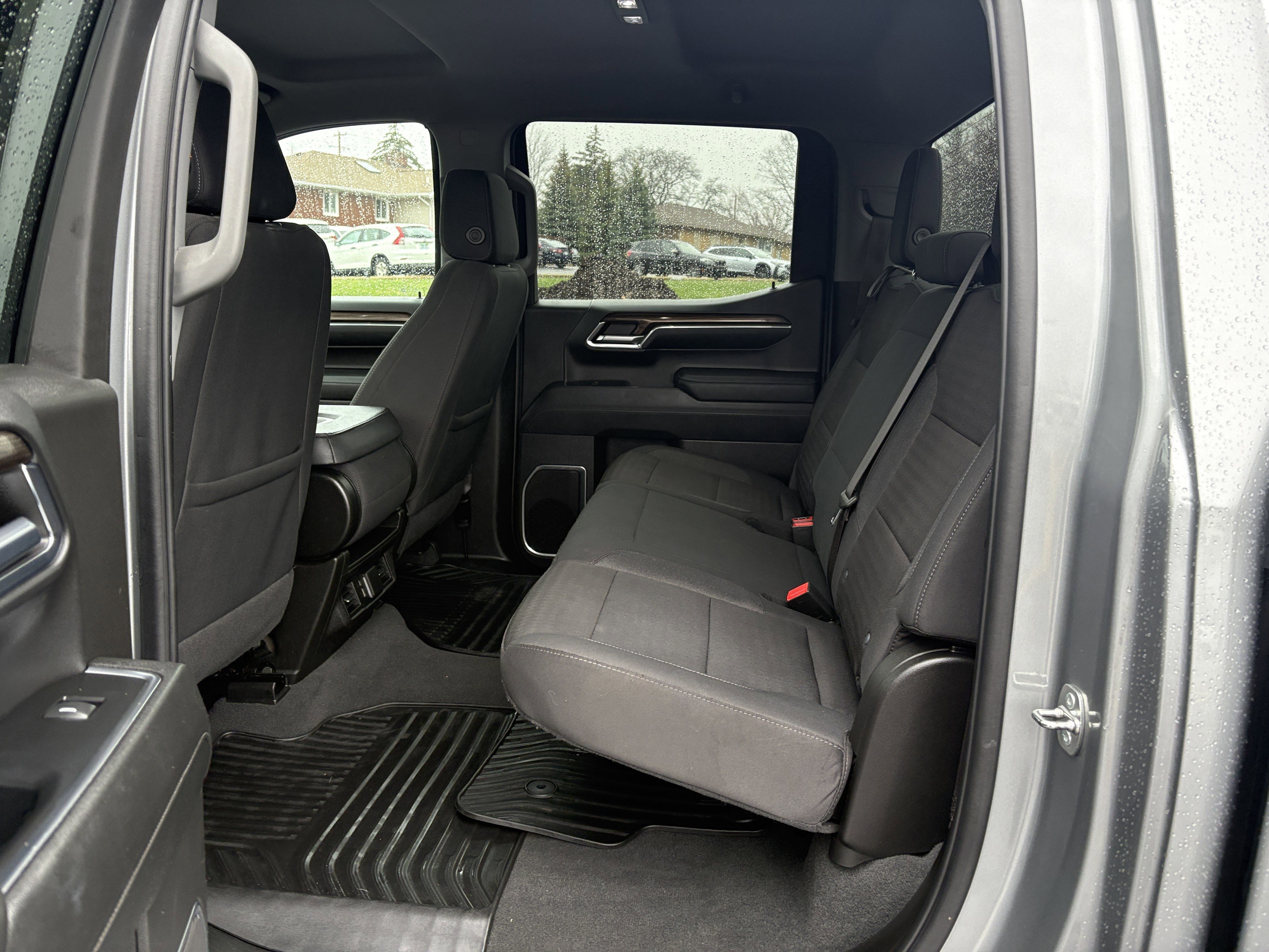 Used 2024 Sterling Gray Metallic Chevrolet LT (2FL) image 7