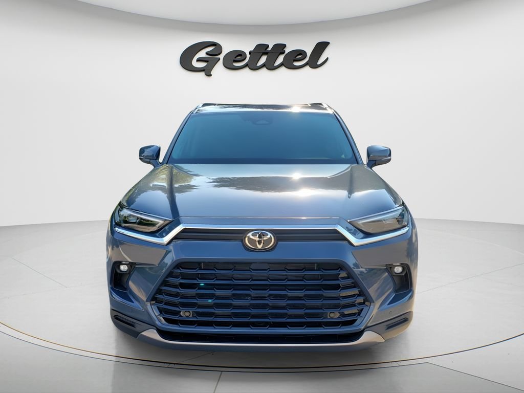 Used 2025 White Toyota Limited image 2
