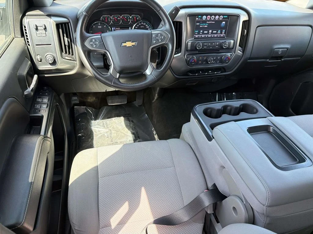 Used 2018 Summit White Chevrolet LT image 12