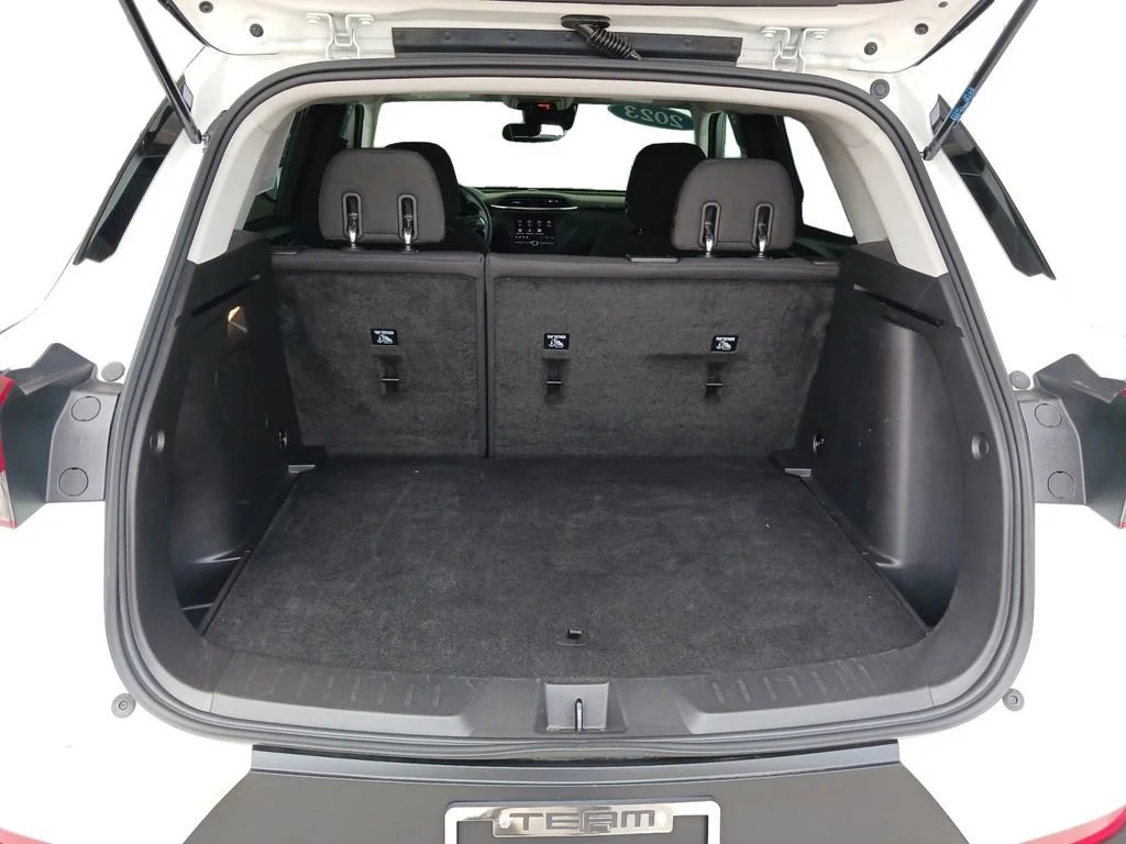 Used 2023 Summit White Chevrolet LT image 13