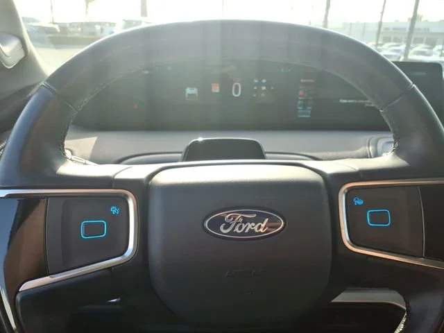 Used 2025 Space Silver Me Ford Platinum image 19