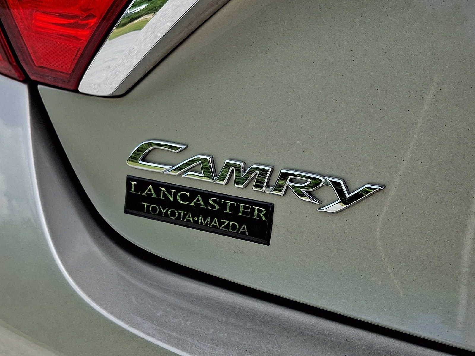 Used 2015 Creme Brulee Mica Toyota LE image 29