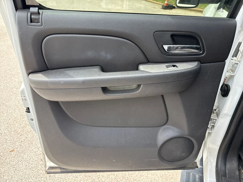 Used 2012 White Chevrolet LTZ image 23