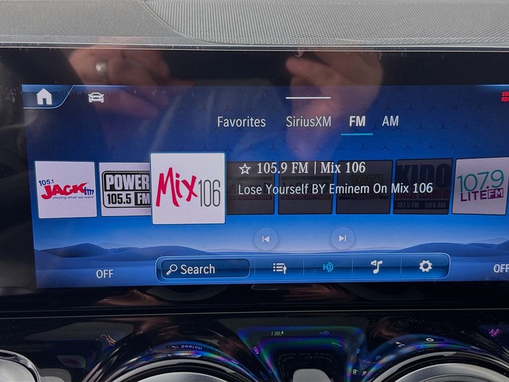 Used 2025 Silver Mercedes-Benz GLB 250 image 16