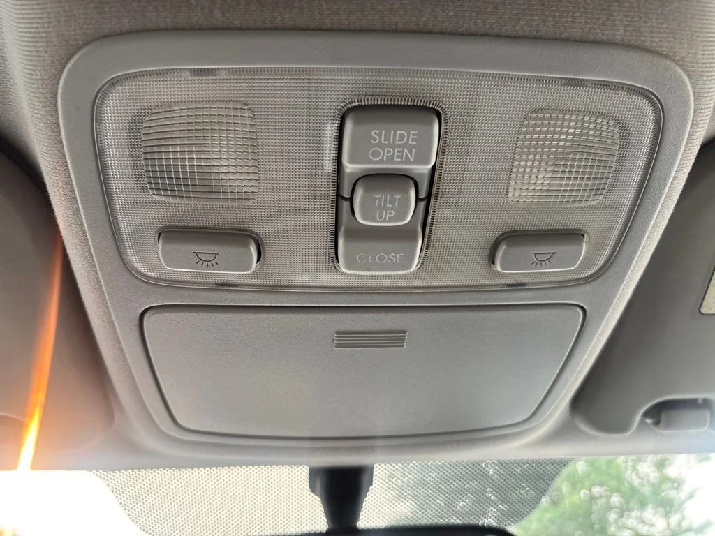 Used 2010 Silver Kia EX image 21