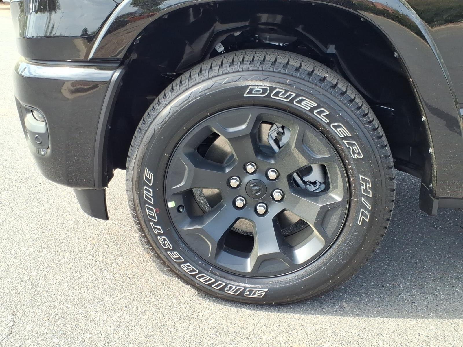 New 2026 Diamond Black Crystal Pearl-Coat Exterior Paint RAM Big Horn image 11