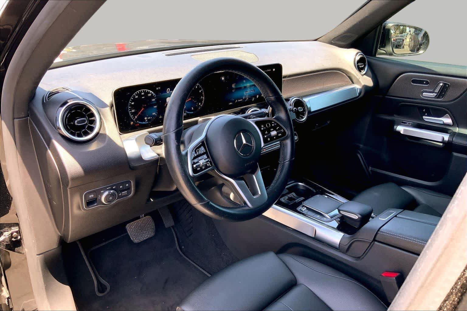 Used 2021 Night Black Mercedes-Benz GLB 250 image 17