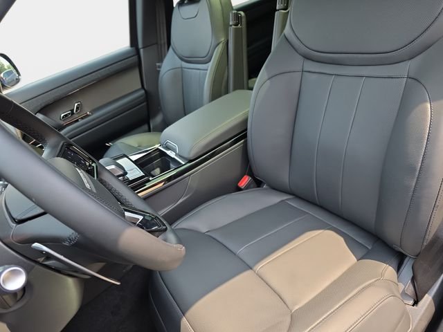 New 2026 Santorini Black Land Rover Dynamic SE image 12