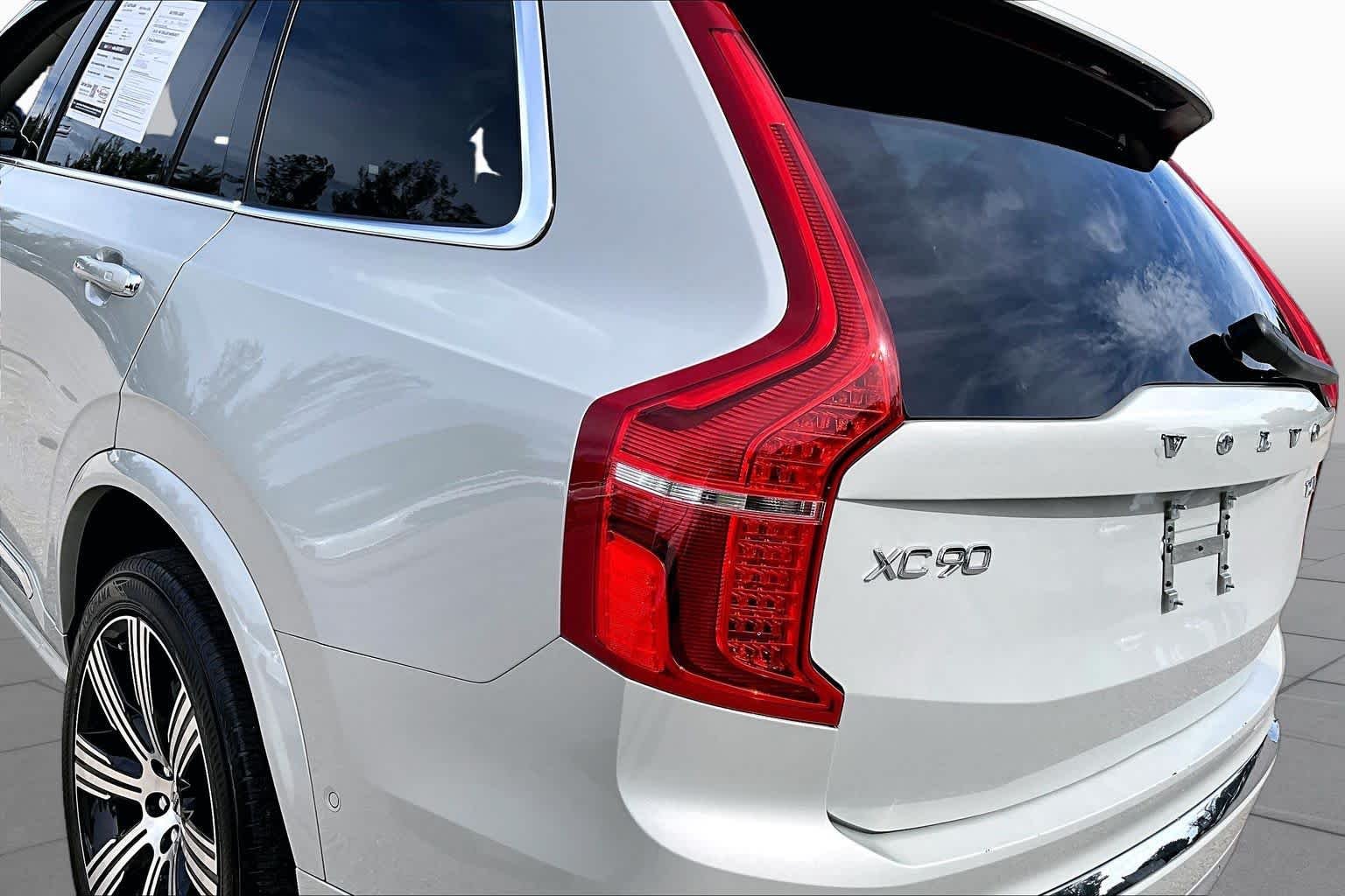 Used 2022 GOLD Volvo Inscription image 29