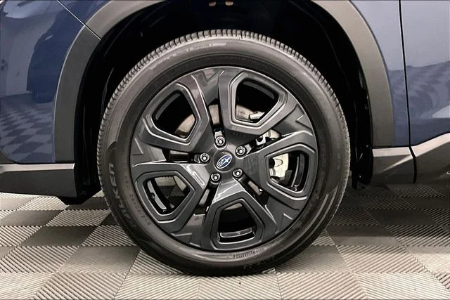 Used 2025 Cosmic Blue Pearl Subaru Onyx Edition image 10