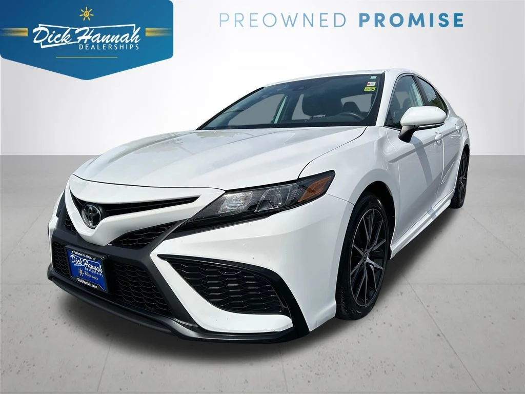 2023 Toyota Camry SE AWD's photo