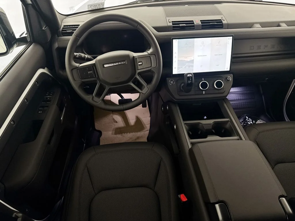 New 2026 Fuji White Land Rover X-Dynamic SE image 23