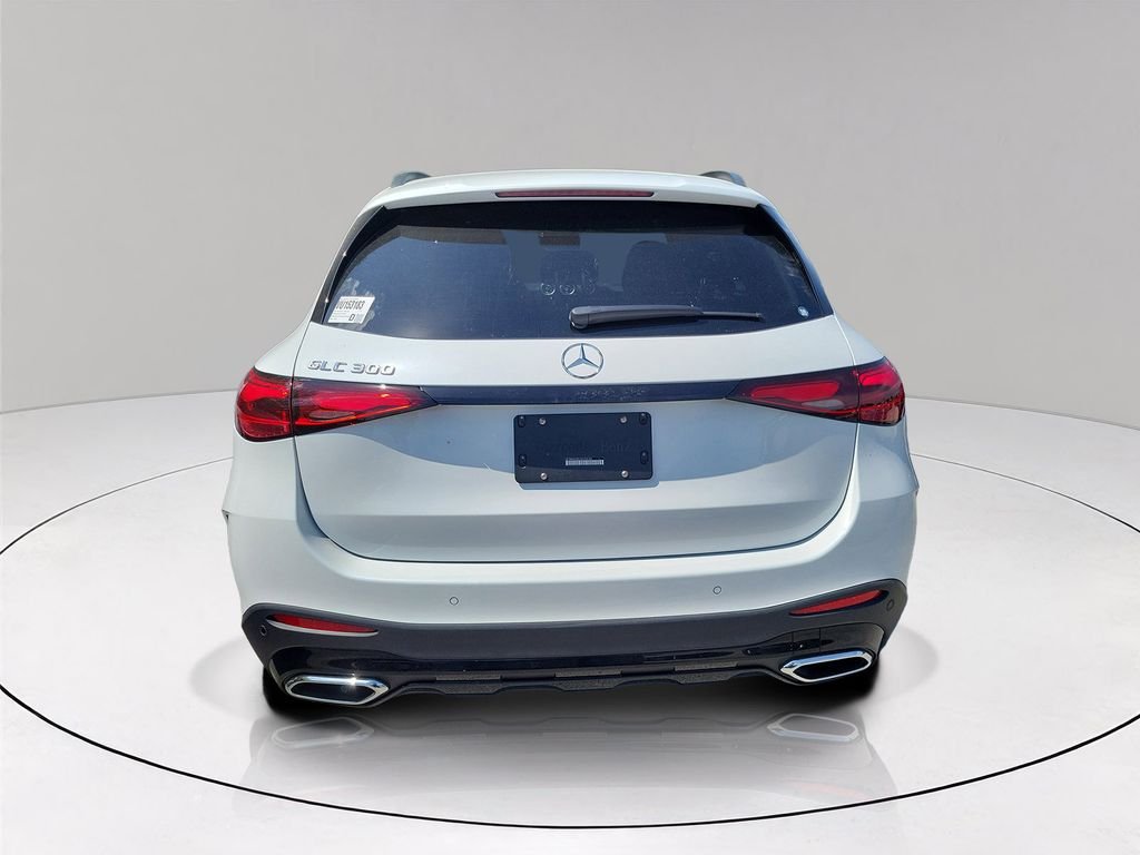 New 2027 MANUFAKTUR Moonlight White Metallic Mercedes-Benz GLC 300 image 5