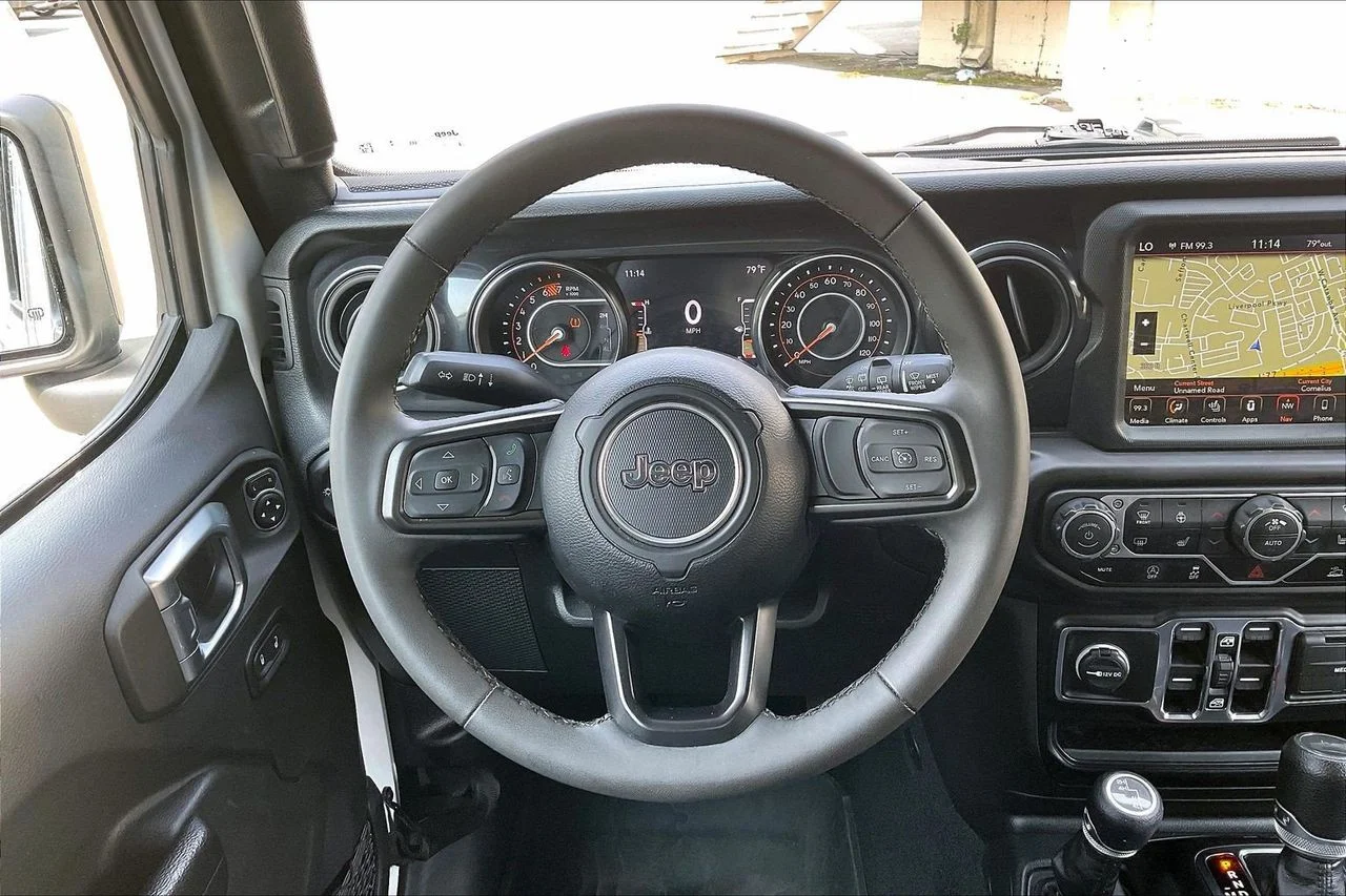 Used 2023 White Jeep Sport image 9