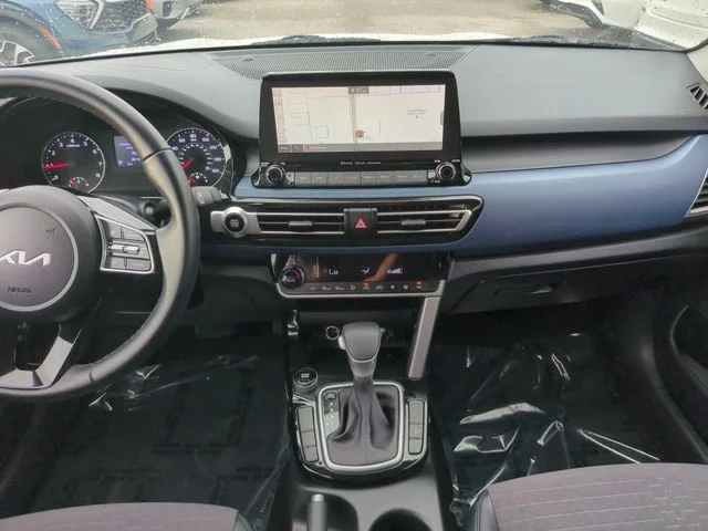 Used 2023 White Kia S image 12
