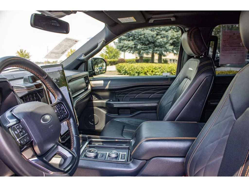 Used 2023 Agate Black Metallic Ford Platinum image 32
