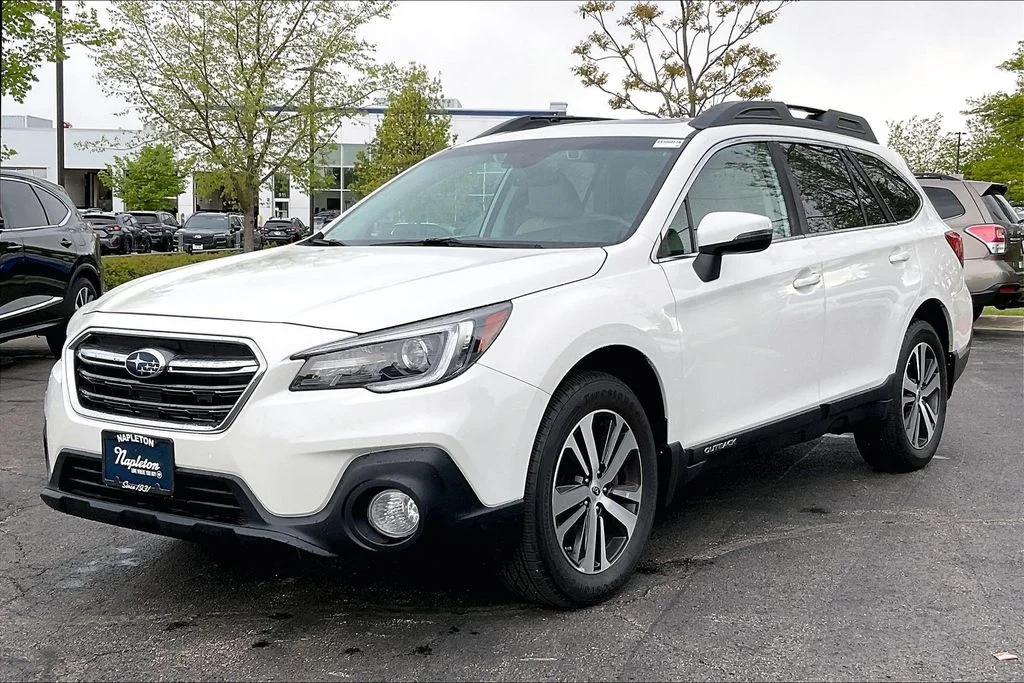 Used 2018 White Subaru 2.5i image 14