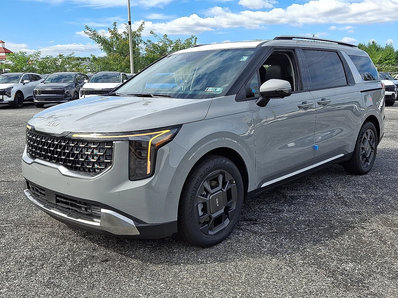 New 2027 Silver Kia SX image 4