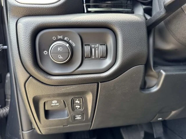 New 2026 Blue Ram Laramie image 23