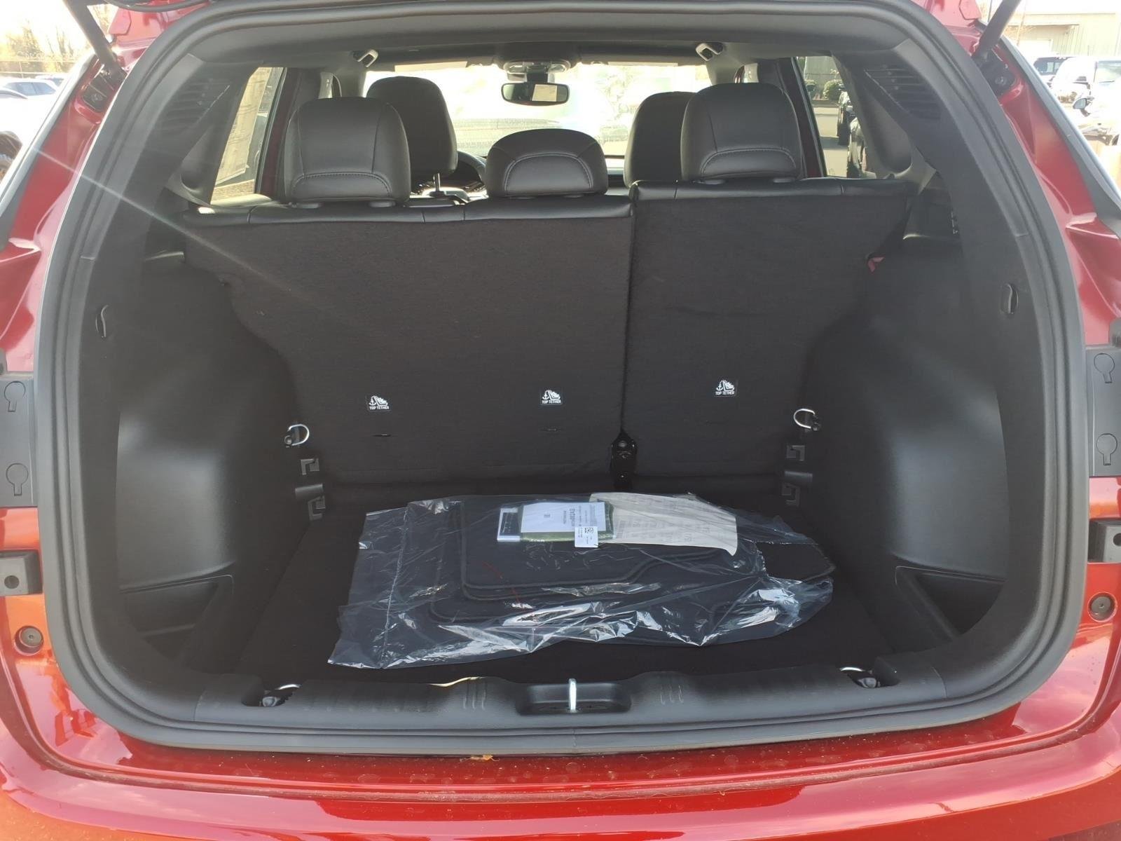 New 2026 Red Hot Pearl-Coat Exterior Paint Jeep Latitude Altitude image 31