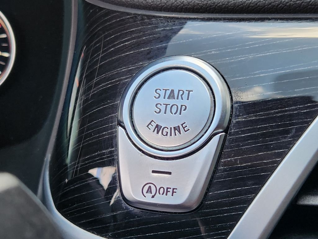 Used 2019 White Metallic BMW 750i image 20