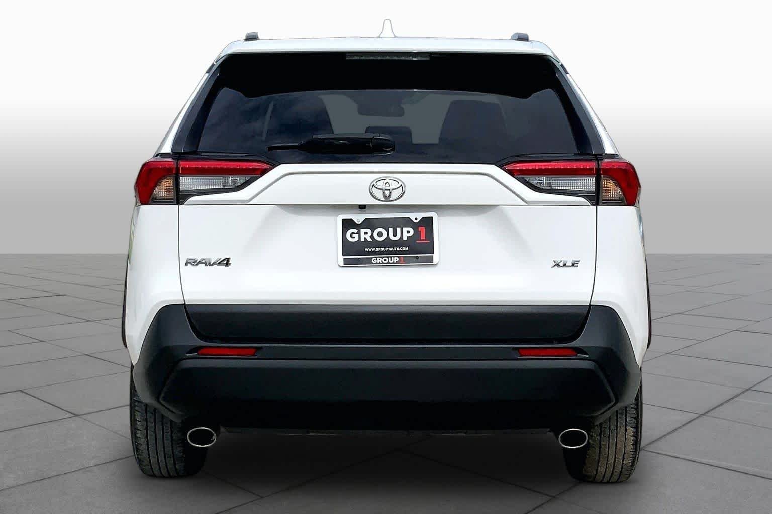 Used 2024 Ice Cap Toyota XLE image 5