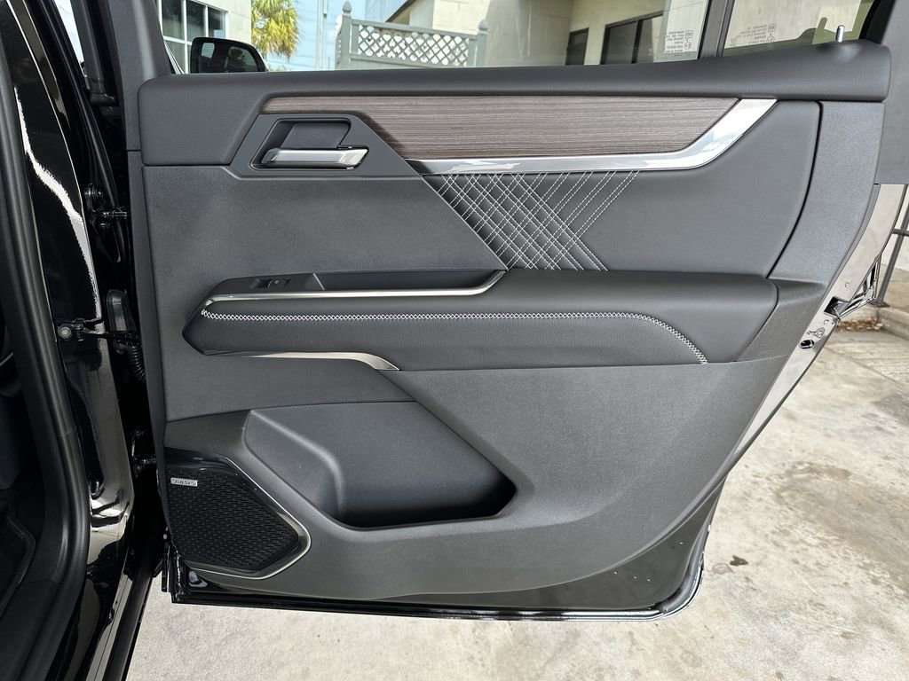 2026 GMC Acadia Denali - Photo 36