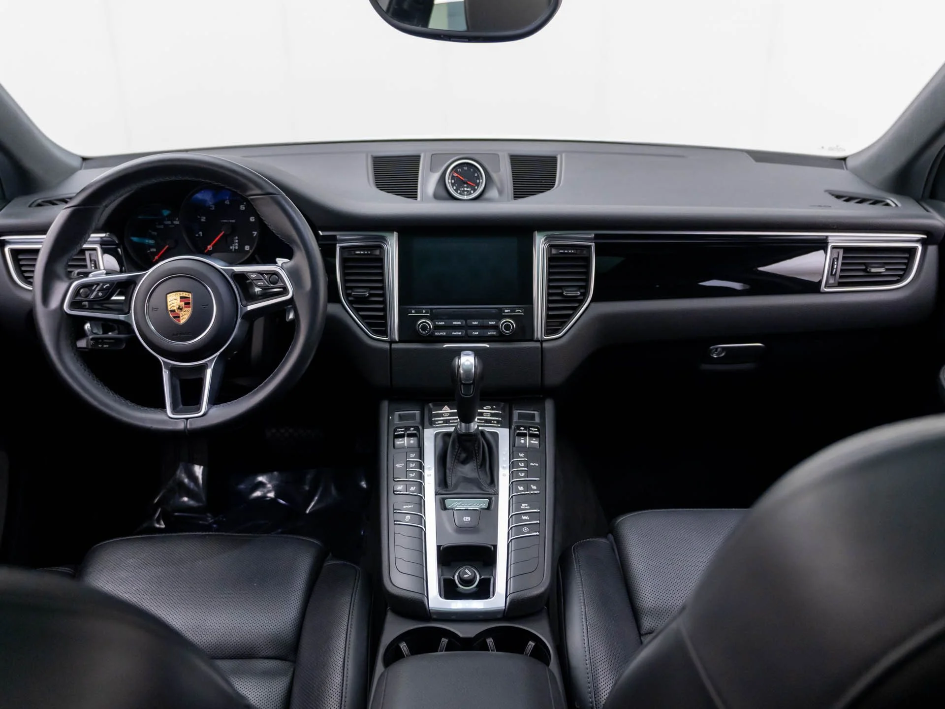 Used 2017  Porsche  image 11