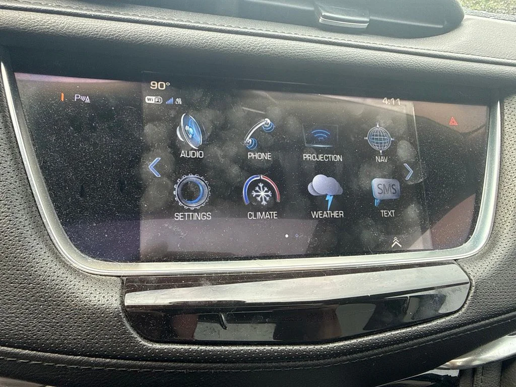 Used 2018 Crystal White Tricoat Cadillac Luxury image 19