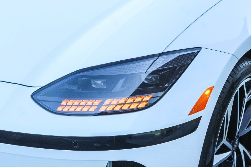Certified Used 2023 White Hyundai SEL image 4