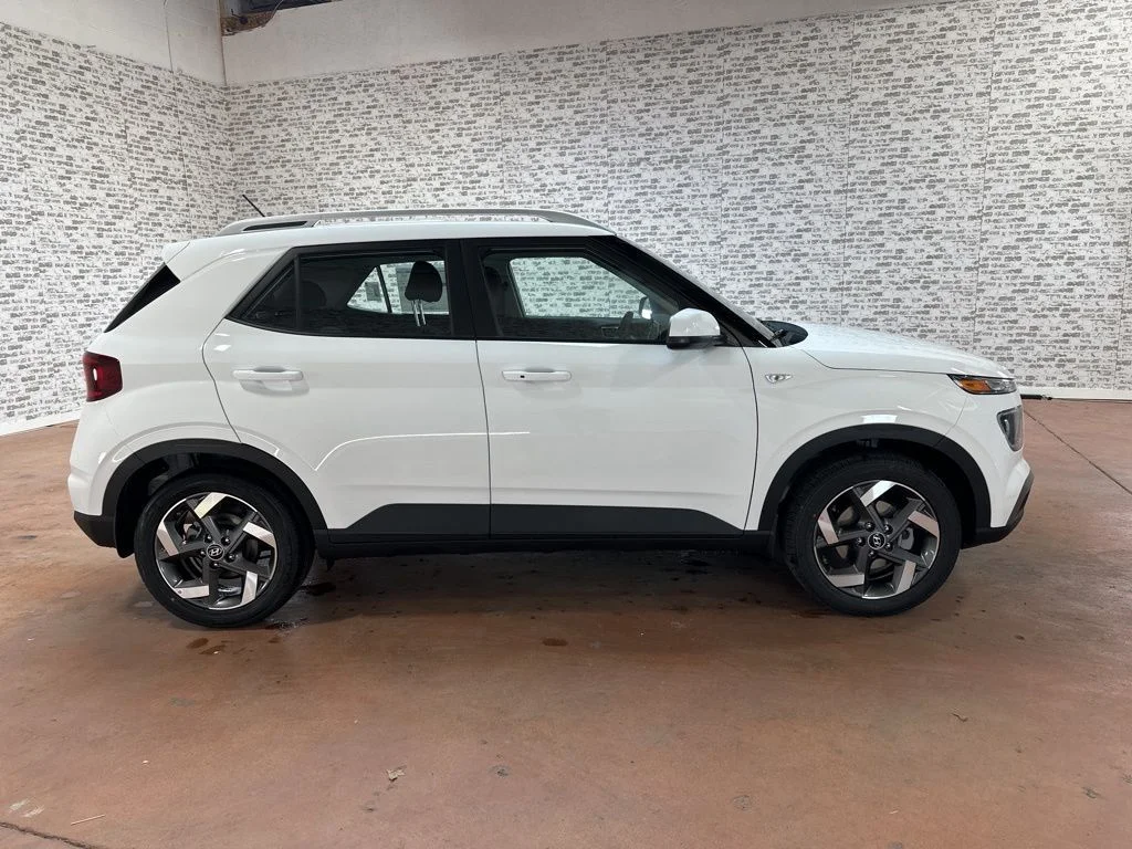 New 2026 Lunar White W/Black Roof Hyundai SEL image 2