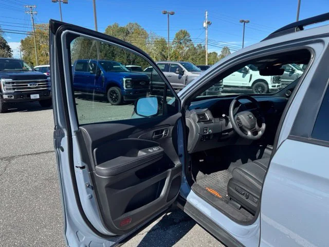 Used 2023 Gray Honda TrailSport image 9